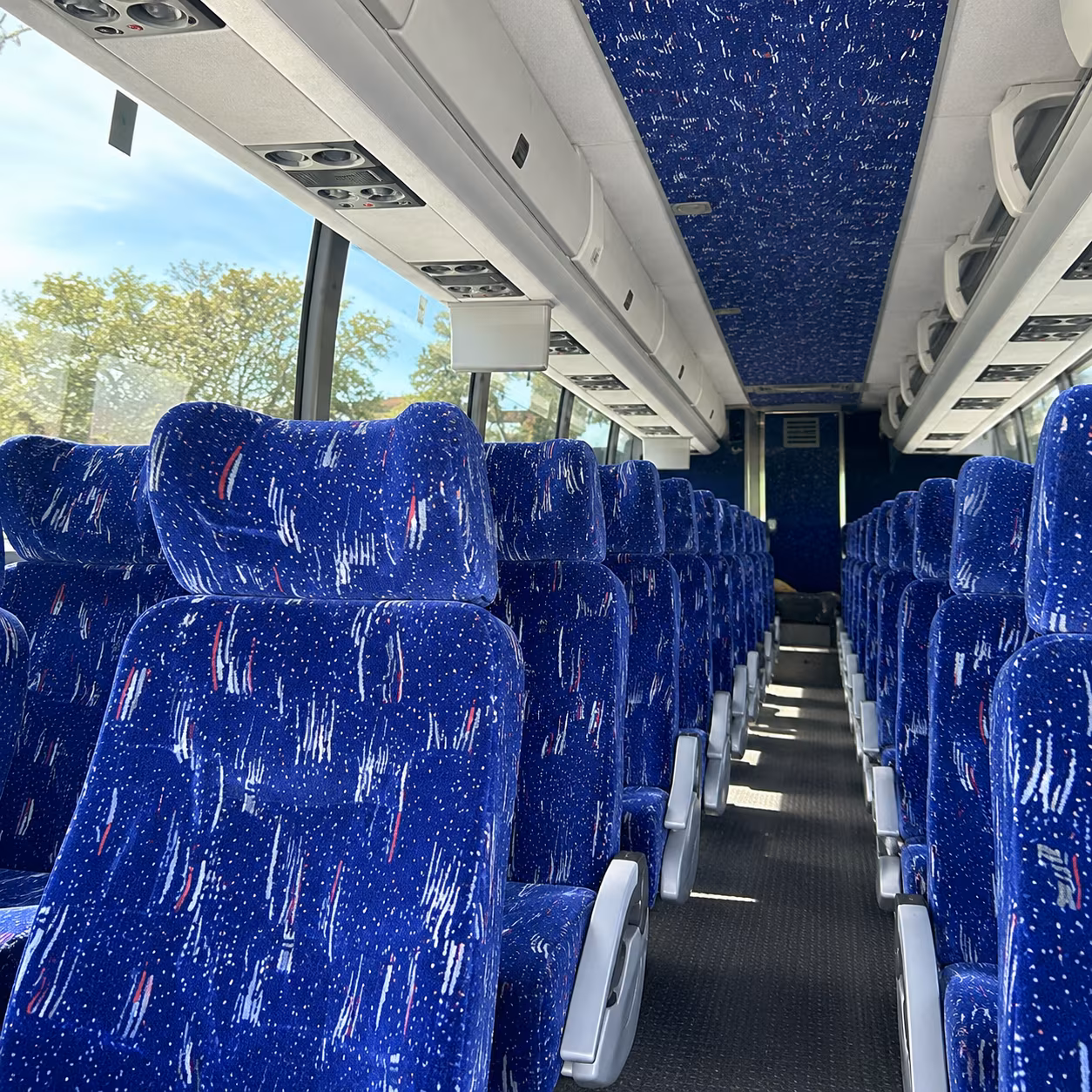 ontario charter buses for ontario classrooms and field trips